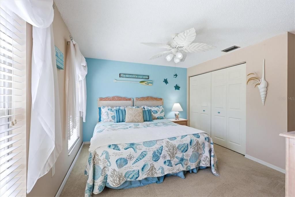 For Sale: $379,000 (2 beds, 1 baths, 959 Square Feet)