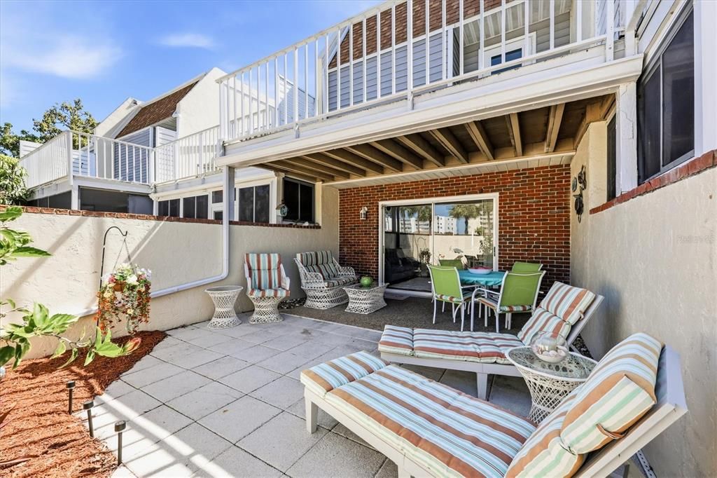 For Sale: $379,000 (2 beds, 1 baths, 959 Square Feet)