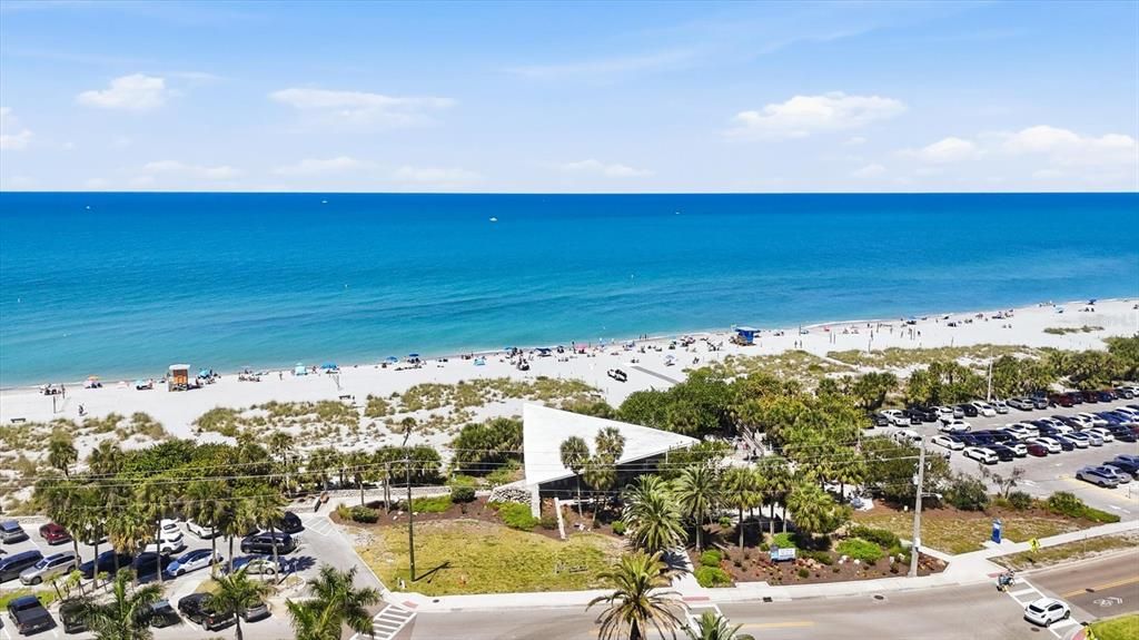 For Sale: $379,000 (2 beds, 1 baths, 959 Square Feet)