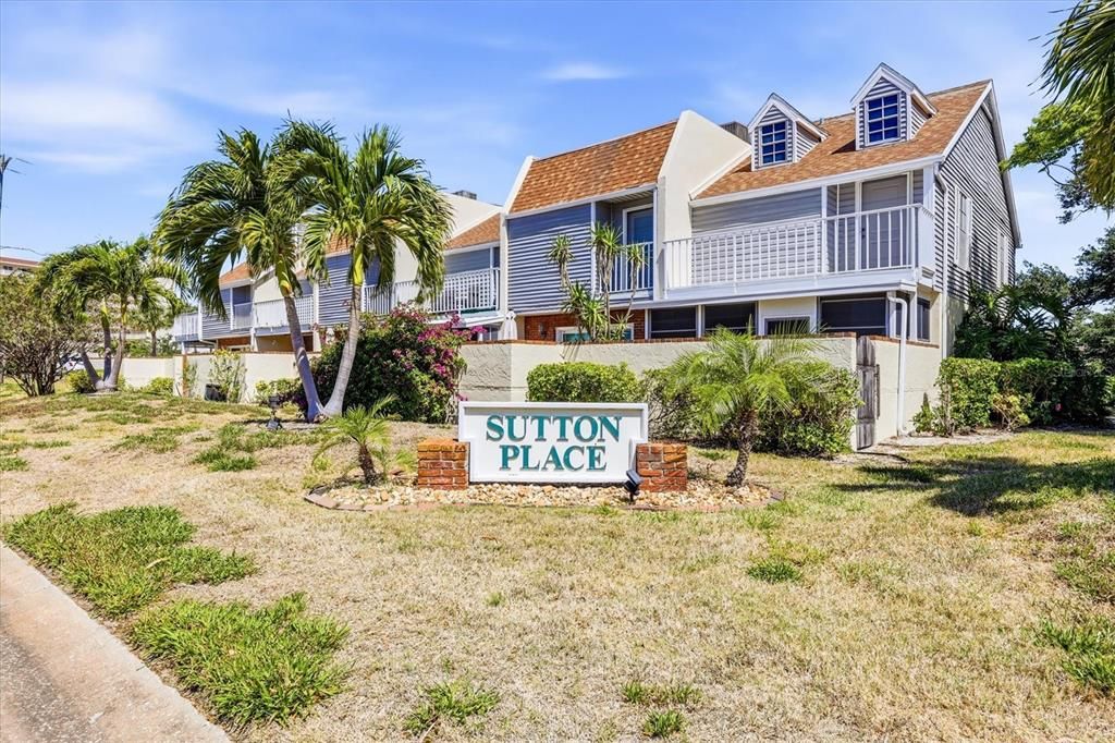 For Sale: $379,000 (2 beds, 1 baths, 959 Square Feet)