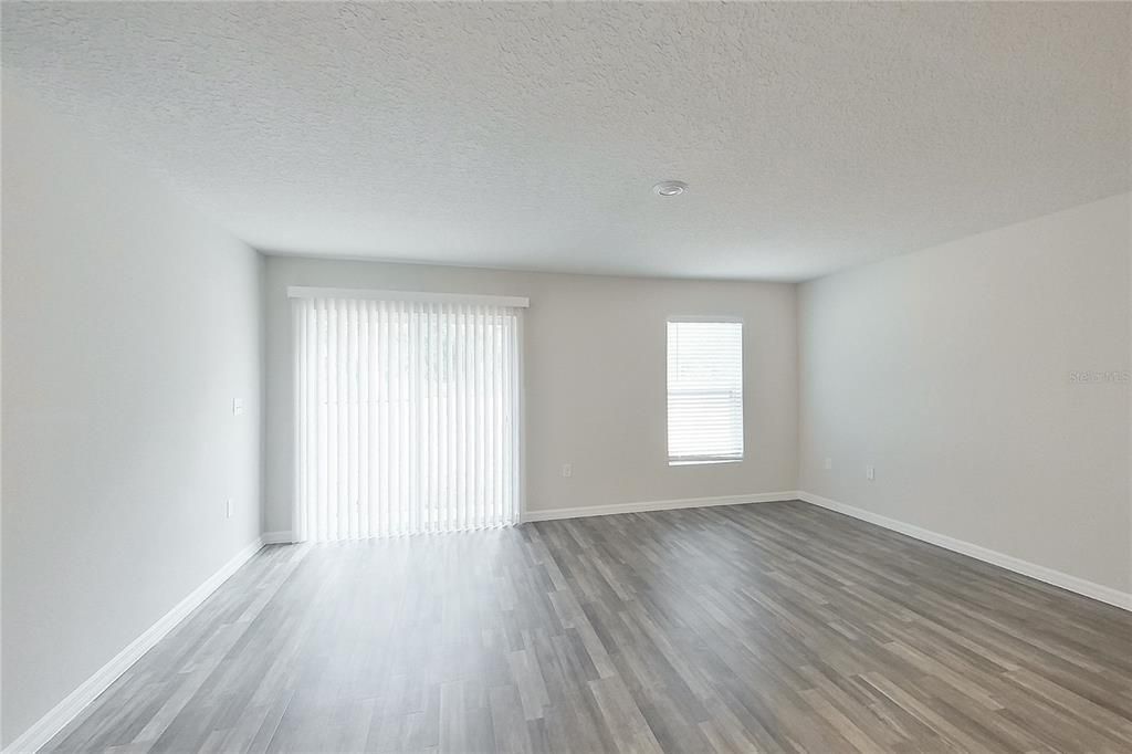For Rent: $1,815 (4 beds, 2 baths, 1449 Square Feet)