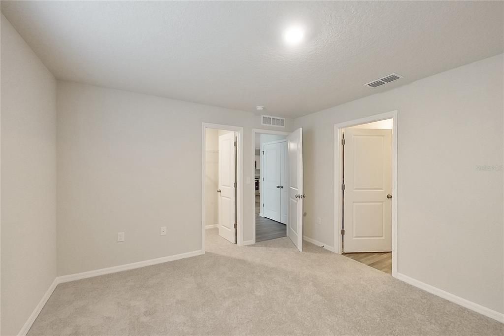 For Rent: $1,815 (4 beds, 2 baths, 1449 Square Feet)