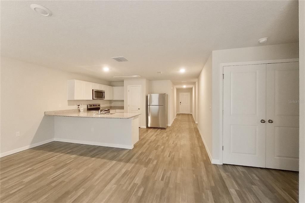For Rent: $1,815 (4 beds, 2 baths, 1449 Square Feet)