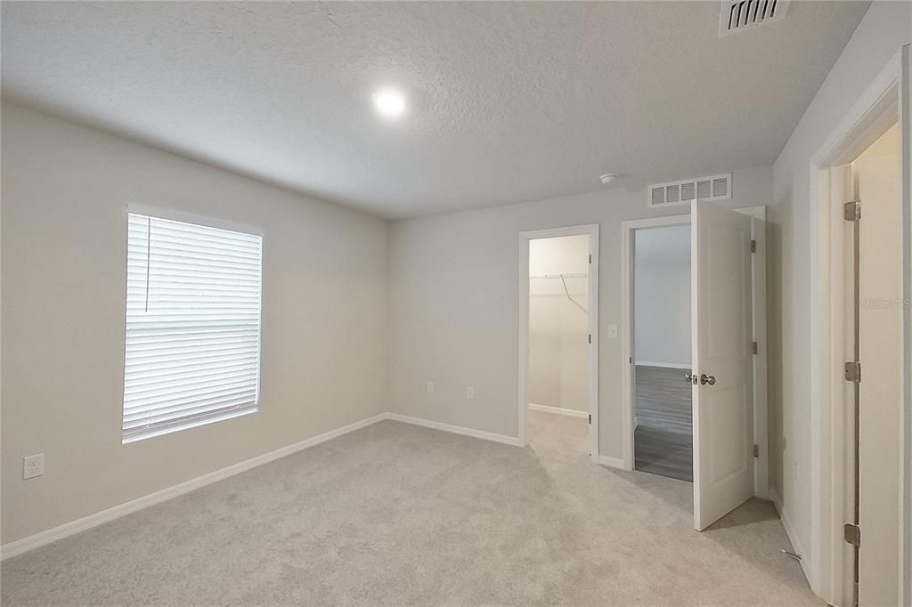For Rent: $1,815 (4 beds, 2 baths, 1449 Square Feet)