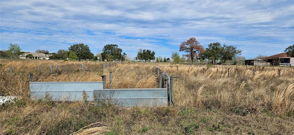 待售: $329,000 (4.81 acres)