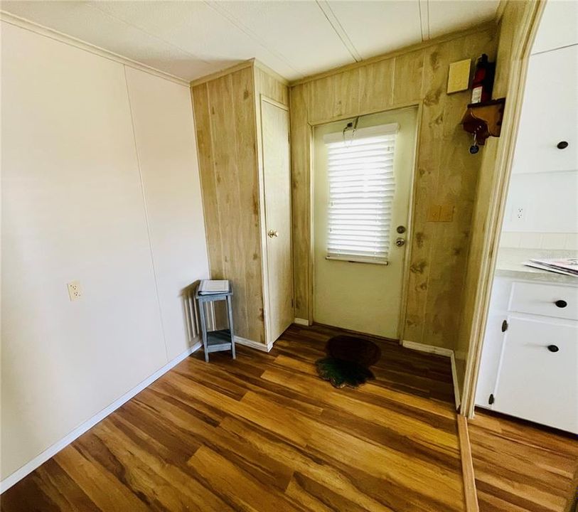For Sale: $145,000 (2 beds, 2 baths, 1012 Square Feet)