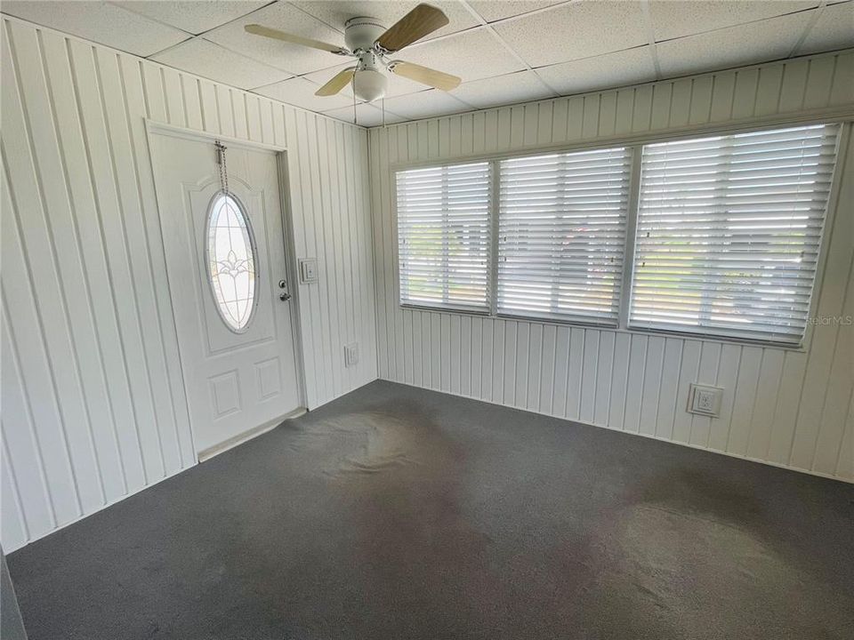 For Sale: $145,000 (2 beds, 2 baths, 1012 Square Feet)