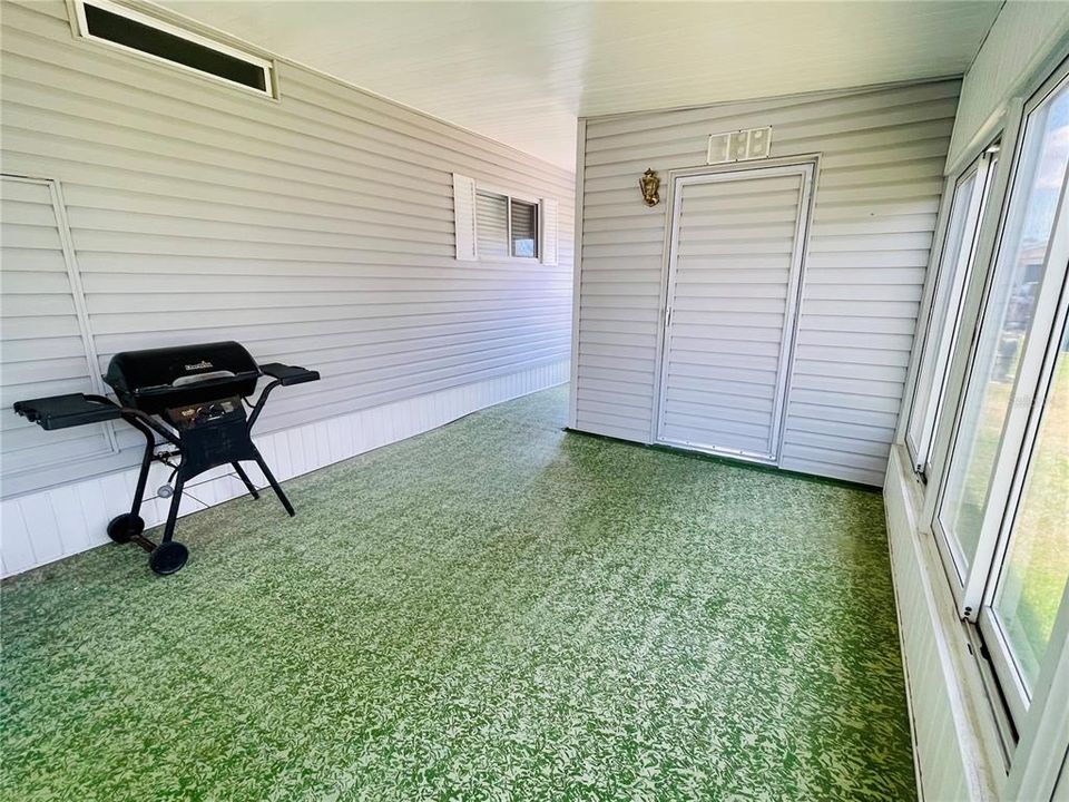 For Sale: $145,000 (2 beds, 2 baths, 1012 Square Feet)