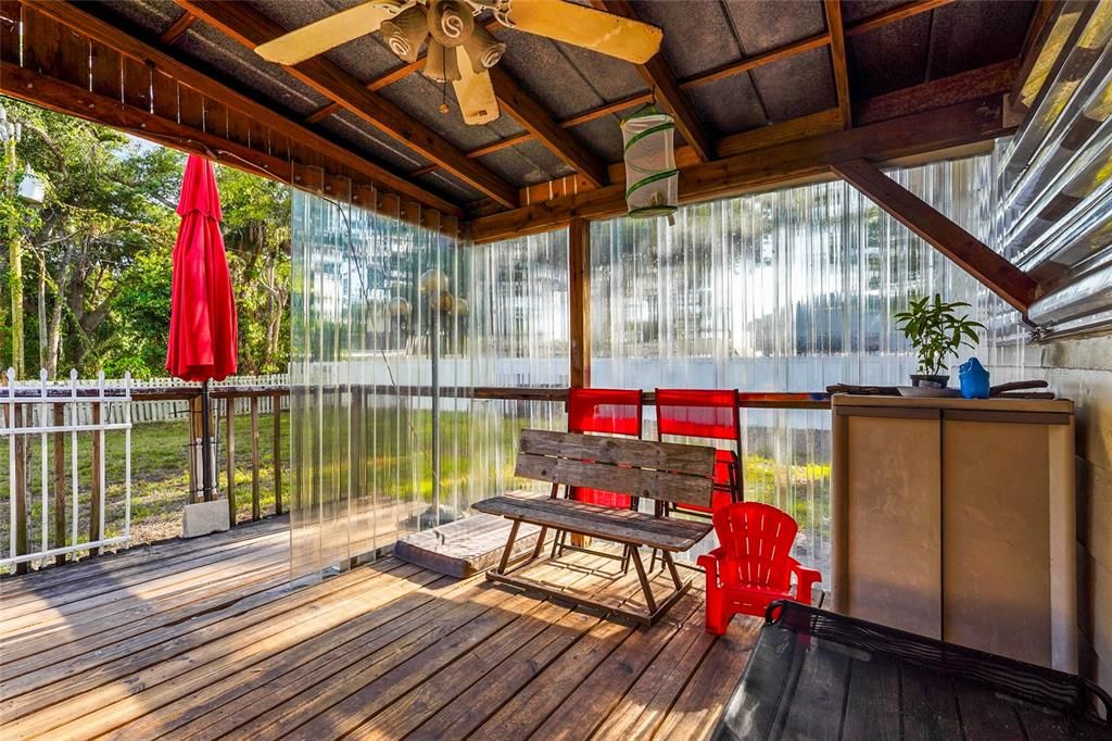 Activo con contrato: $285,000 (3 camas, 3 baños, 1519 Pies cuadrados)