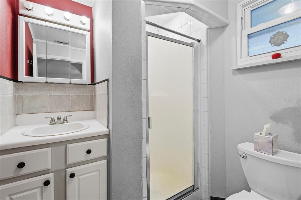 Activo con contrato: $285,000 (3 camas, 3 baños, 1519 Pies cuadrados)