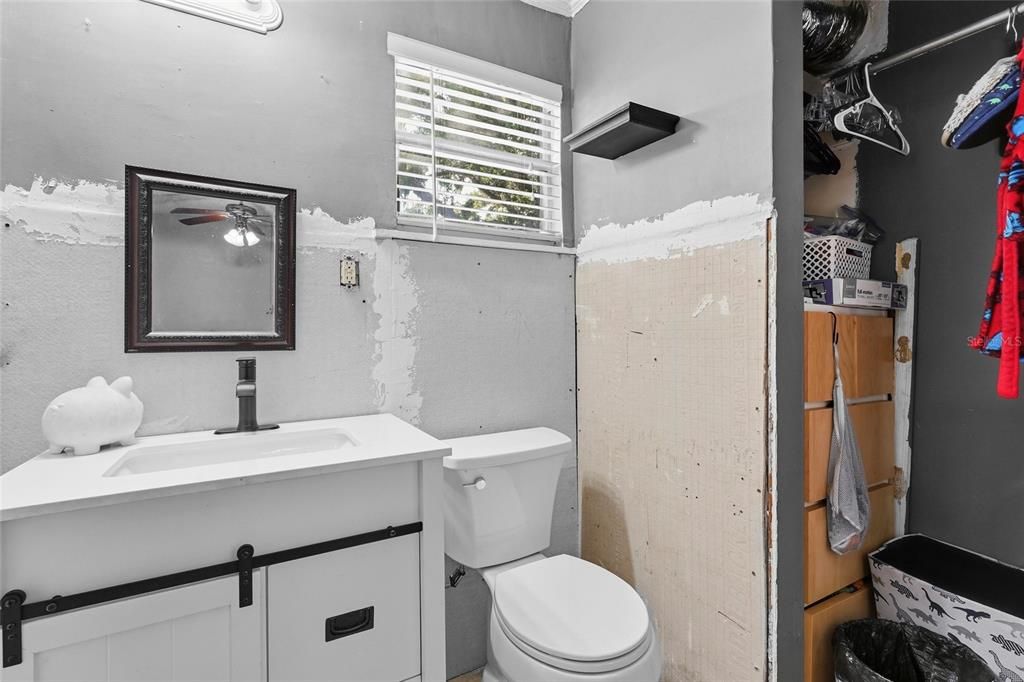 Activo con contrato: $285,000 (3 camas, 3 baños, 1519 Pies cuadrados)