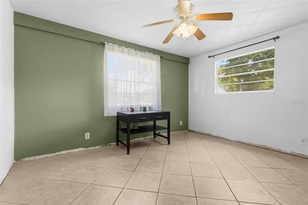 Activo con contrato: $285,000 (3 camas, 3 baños, 1519 Pies cuadrados)