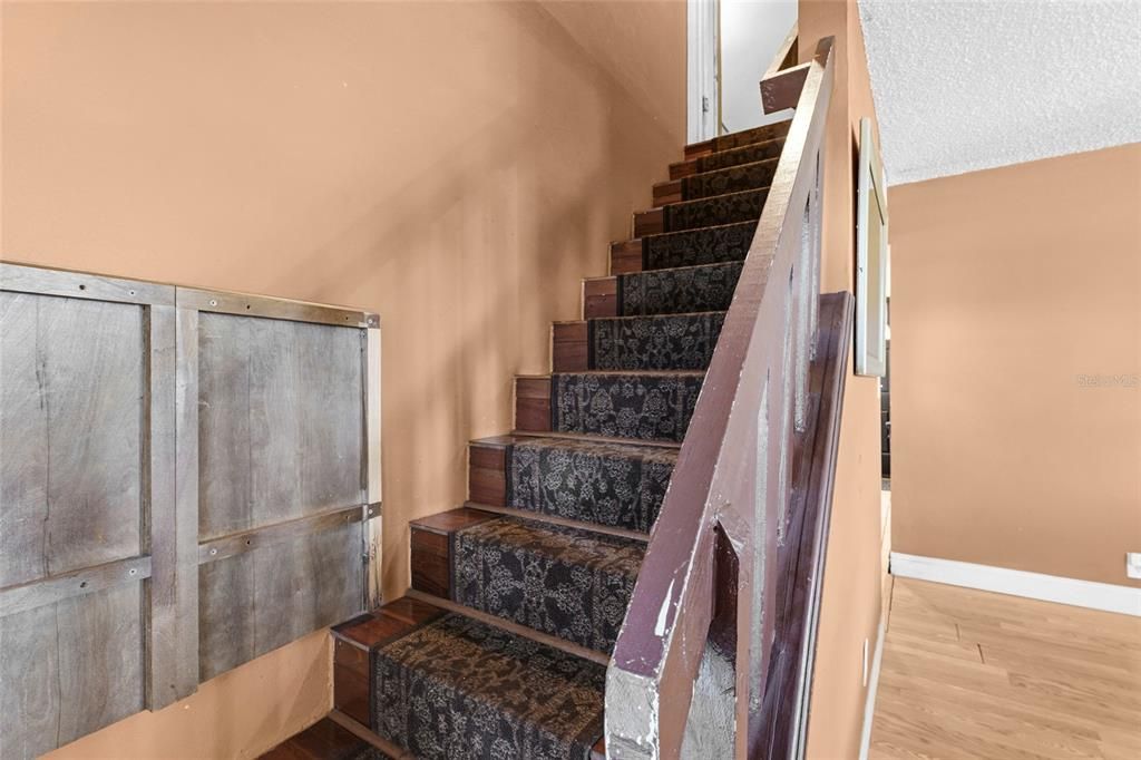 Activo con contrato: $285,000 (3 camas, 3 baños, 1519 Pies cuadrados)