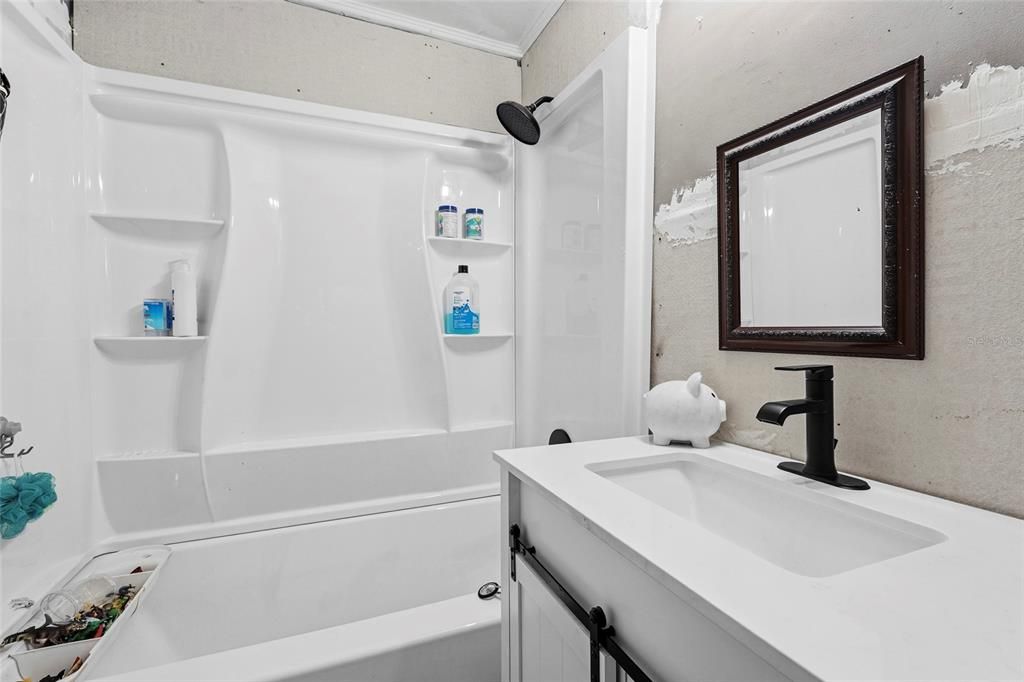 Activo con contrato: $285,000 (3 camas, 3 baños, 1519 Pies cuadrados)