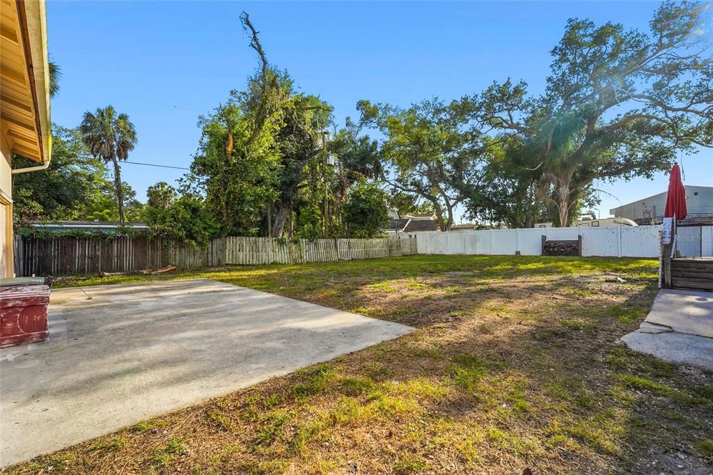 Activo con contrato: $285,000 (3 camas, 3 baños, 1519 Pies cuadrados)