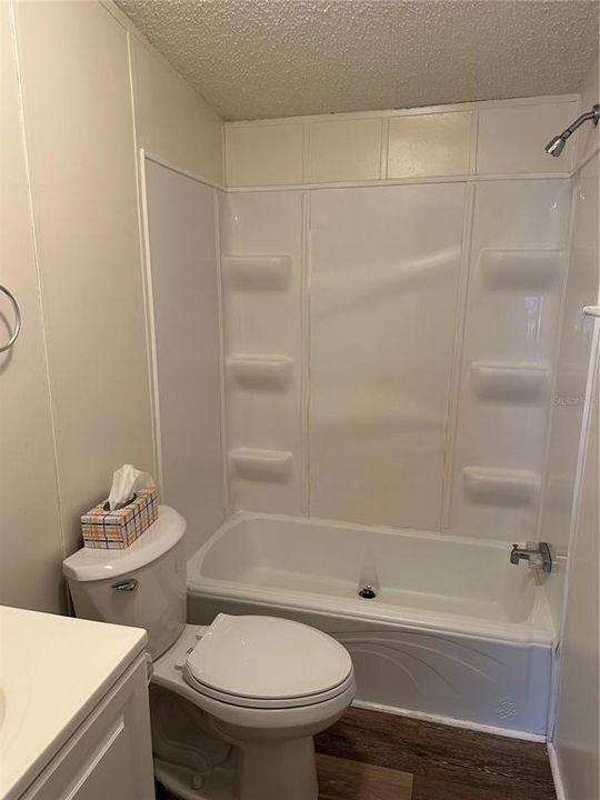 For Sale: $179,900 (3 beds, 2 baths, 864 Square Feet)