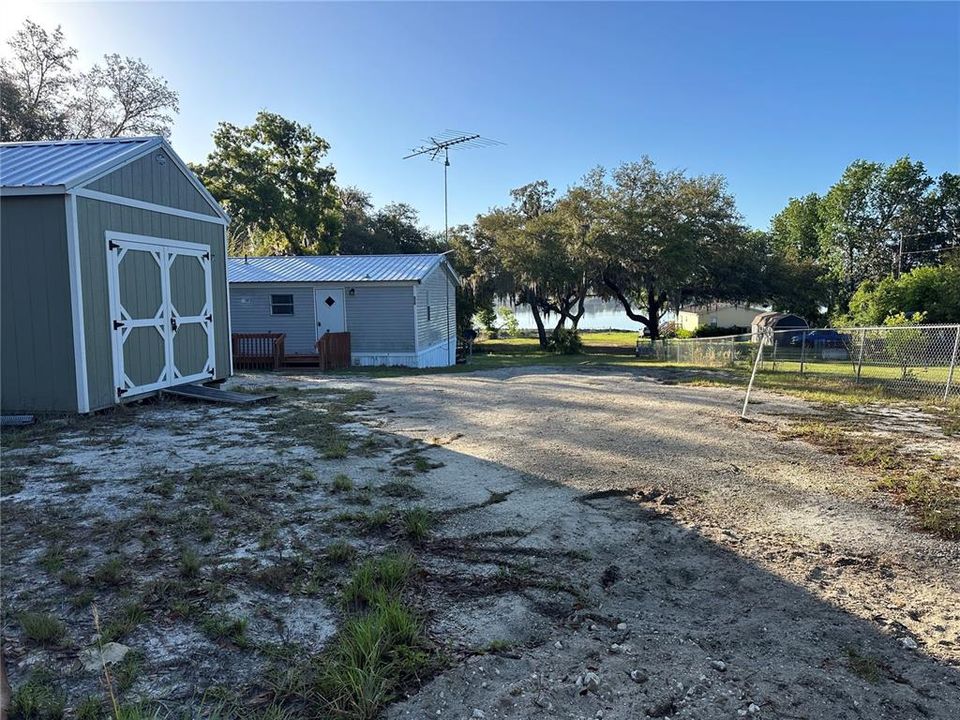 For Sale: $179,900 (3 beds, 2 baths, 864 Square Feet)