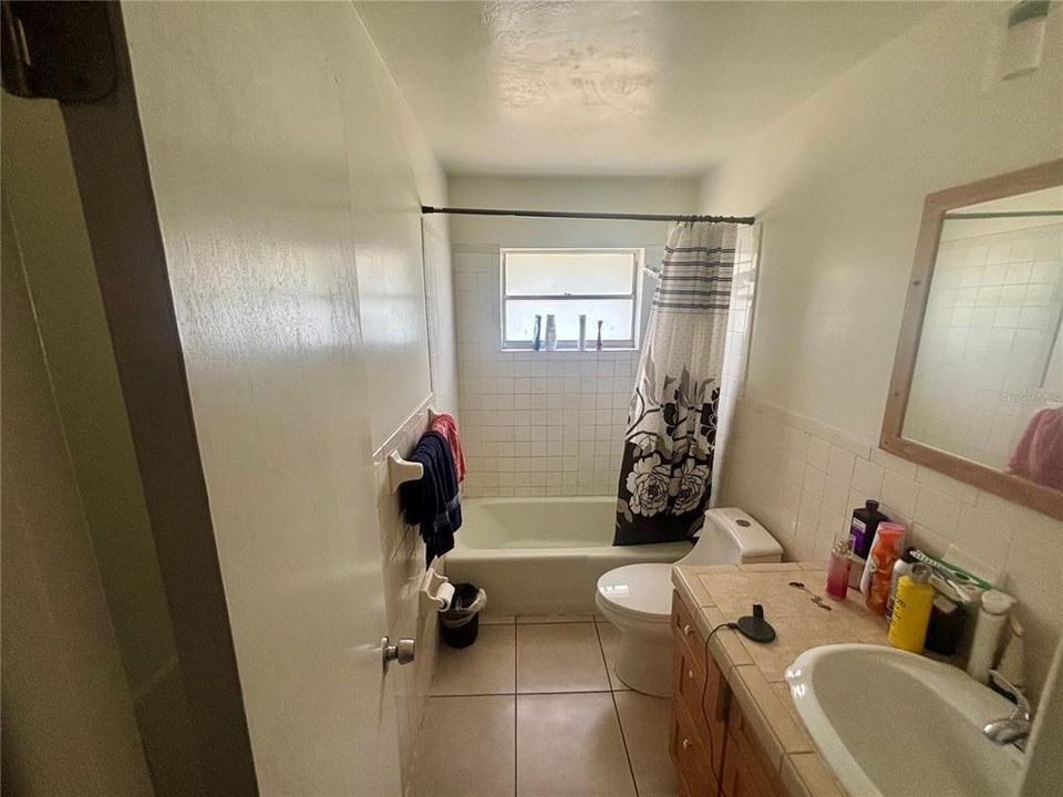 Activo con contrato: $294,900 (4 camas, 0 baños, 2070 Pies cuadrados)