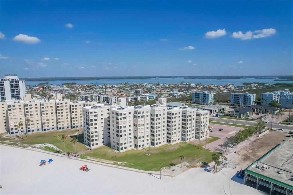 For Sale: $574,900 (2 beds, 2 baths, 1145 Square Feet)