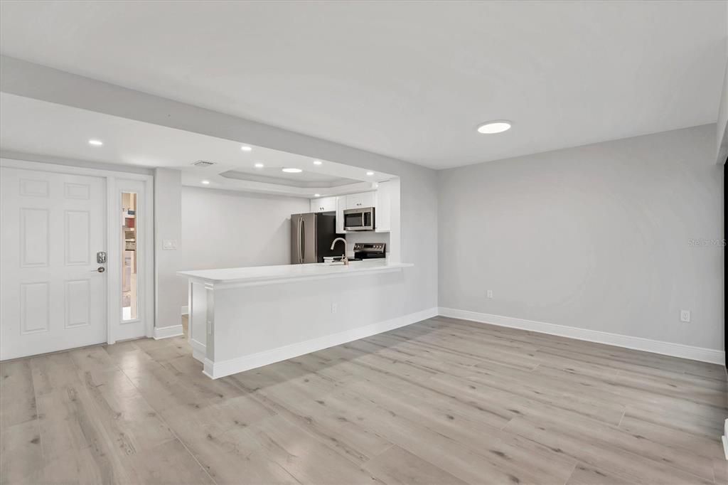 For Sale: $574,900 (2 beds, 2 baths, 1145 Square Feet)