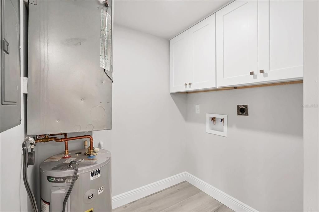 For Sale: $574,900 (2 beds, 2 baths, 1145 Square Feet)