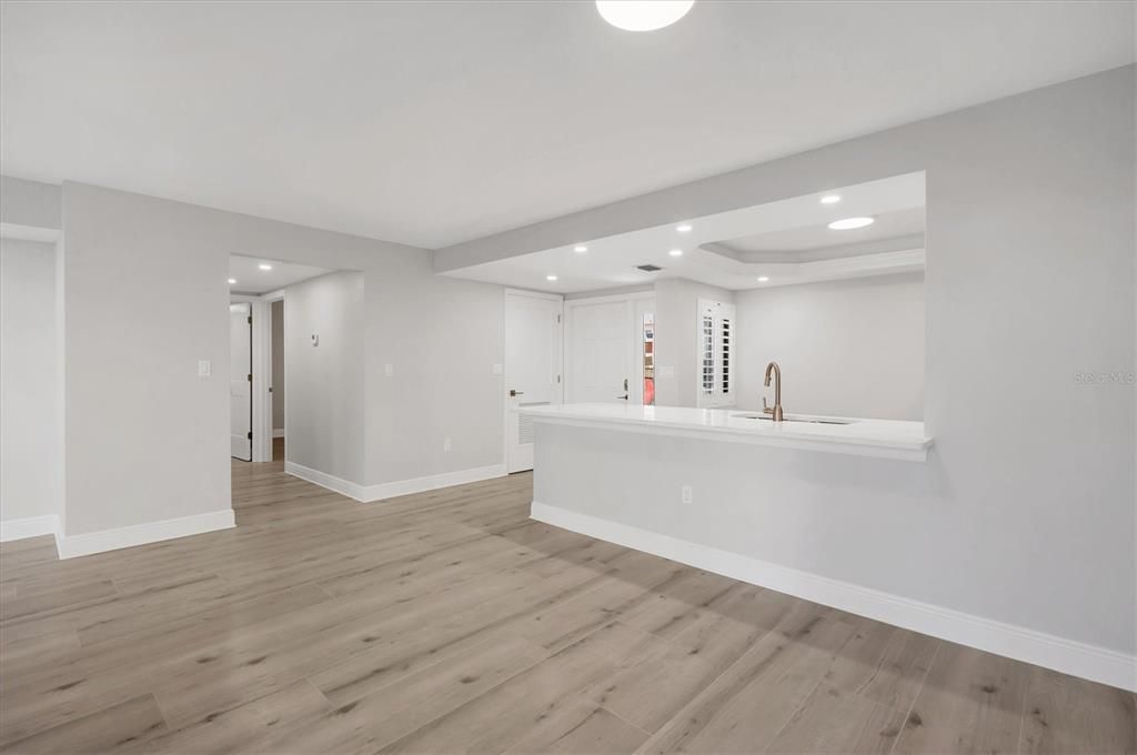 For Sale: $574,900 (2 beds, 2 baths, 1145 Square Feet)
