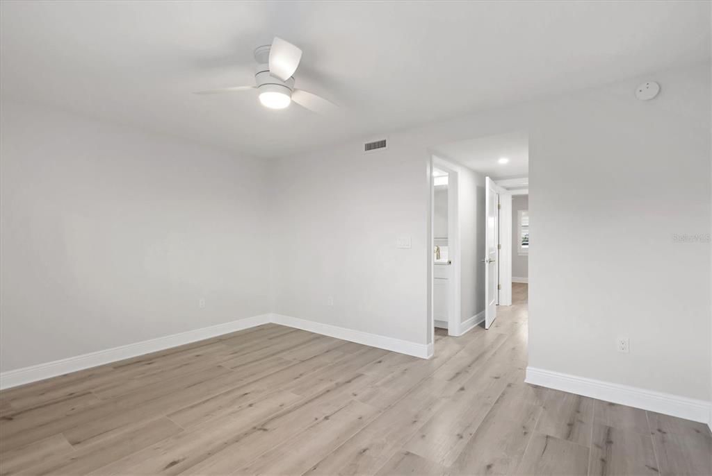 For Sale: $574,900 (2 beds, 2 baths, 1145 Square Feet)