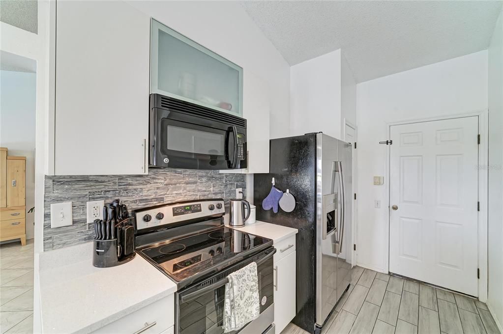 Activo con contrato: $399,000 (3 camas, 2 baños, 1376 Pies cuadrados)