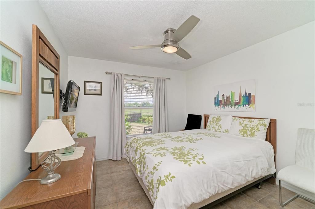 Activo con contrato: $399,000 (3 camas, 2 baños, 1376 Pies cuadrados)