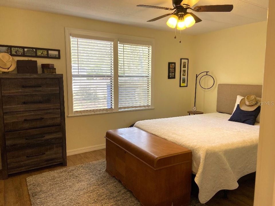 En Venta: $249,999 (3 camas, 2 baños, 1460 Pies cuadrados)