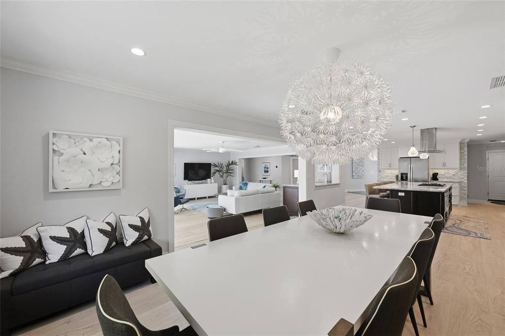 Activo con contrato: $1,375,000 (4 camas, 4 baños, 2624 Pies cuadrados)