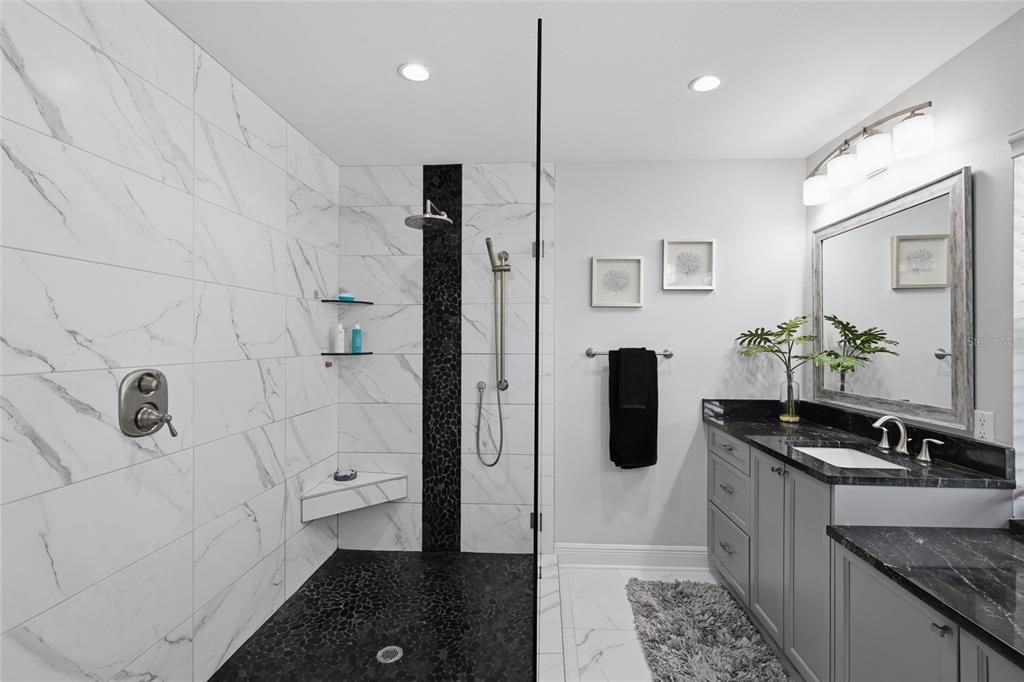 Activo con contrato: $1,375,000 (4 camas, 4 baños, 2624 Pies cuadrados)