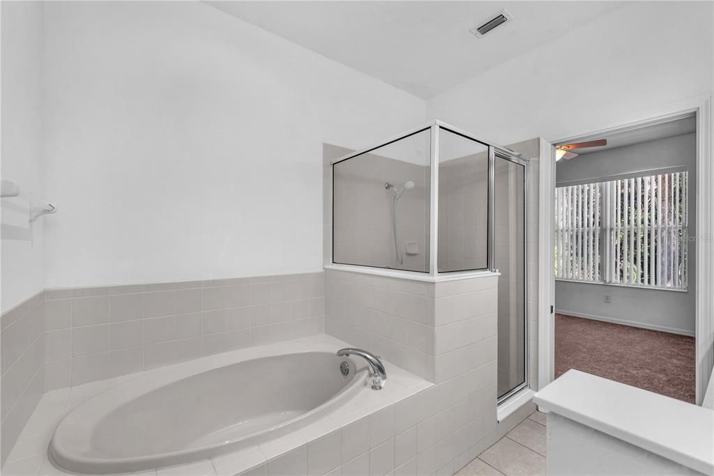 For Sale: $299,500 (3 beds, 2 baths, 1596 Square Feet)