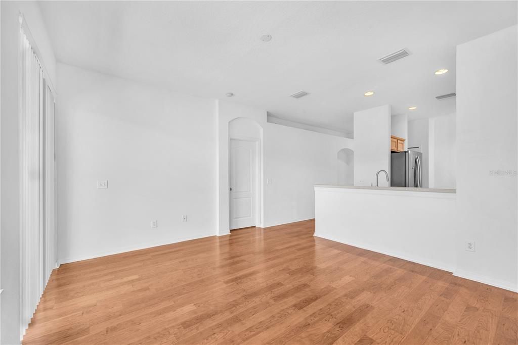 For Sale: $299,500 (3 beds, 2 baths, 1596 Square Feet)