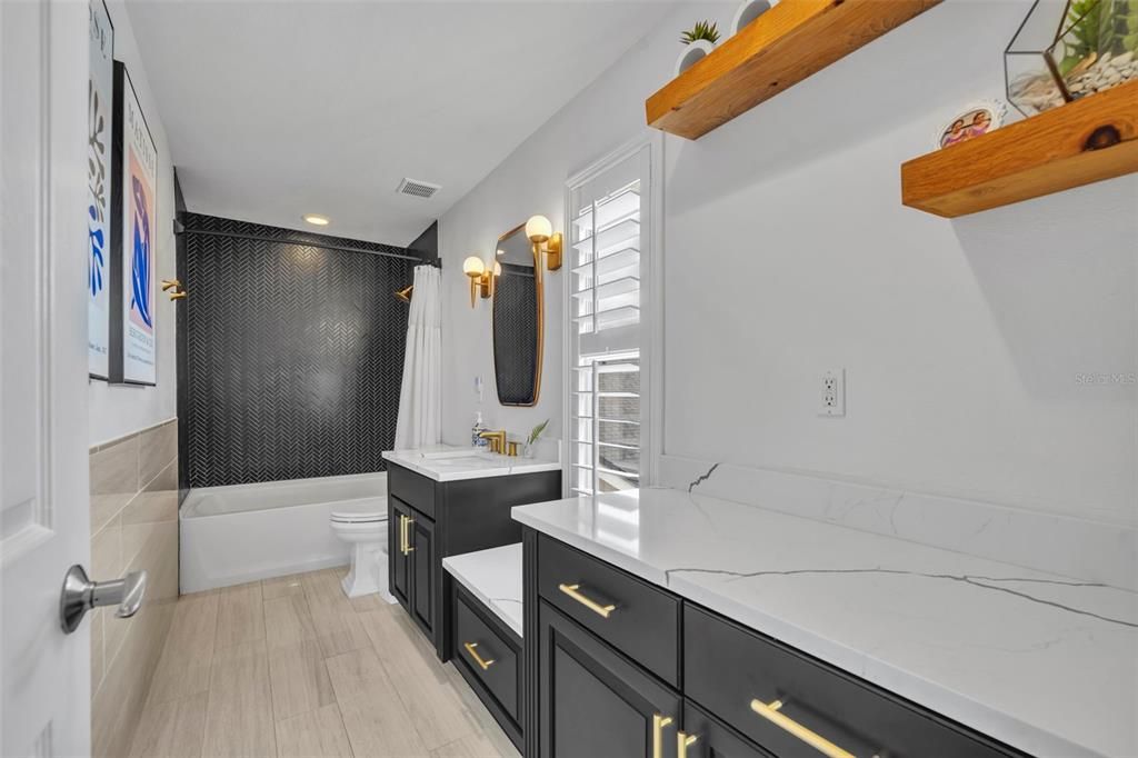 For Sale: $1,650,000 (5 beds, 5 baths, 4835 Square Feet)