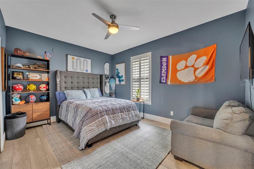 For Sale: $1,650,000 (5 beds, 5 baths, 4835 Square Feet)