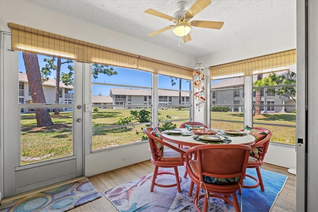 For Sale: $224,900 (2 beds, 2 baths, 1160 Square Feet)