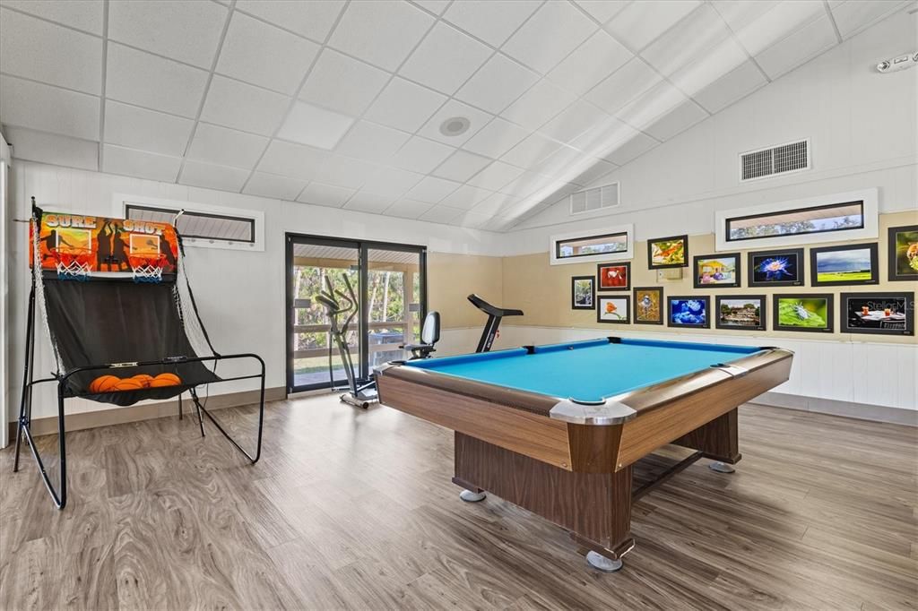 For Sale: $224,900 (2 beds, 2 baths, 1160 Square Feet)