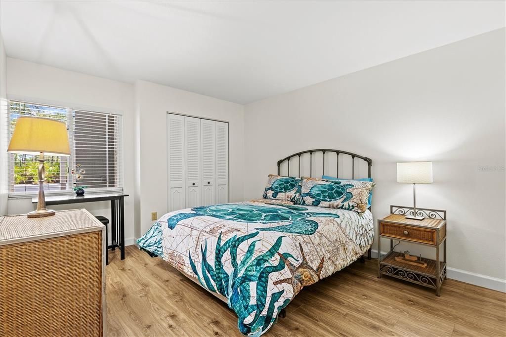 For Sale: $224,900 (2 beds, 2 baths, 1160 Square Feet)