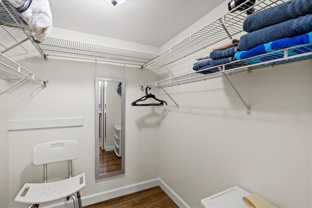 For Sale: $224,900 (2 beds, 2 baths, 1160 Square Feet)