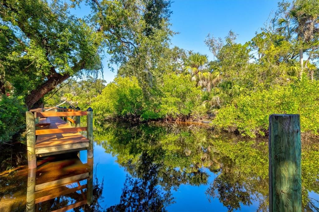 For Sale: $224,900 (2 beds, 2 baths, 1160 Square Feet)