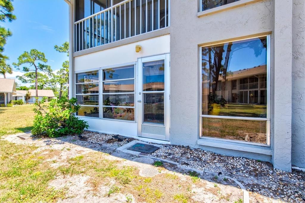 For Sale: $224,900 (2 beds, 2 baths, 1160 Square Feet)