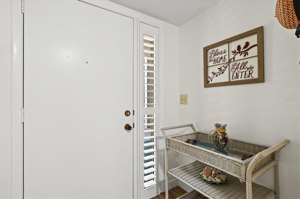 For Sale: $224,900 (2 beds, 2 baths, 1160 Square Feet)