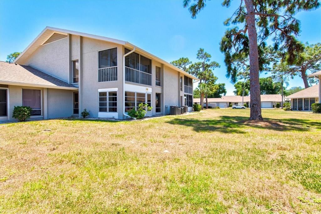 For Sale: $224,900 (2 beds, 2 baths, 1160 Square Feet)