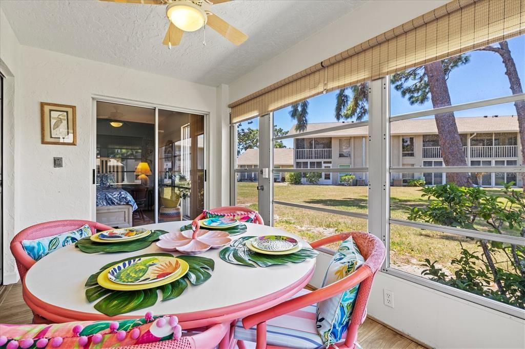 For Sale: $224,900 (2 beds, 2 baths, 1160 Square Feet)