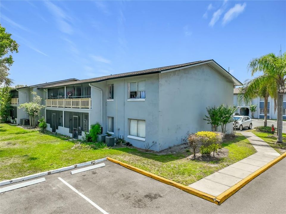 Activo con contrato: $145,000 (3 camas, 2 baños, 1270 Pies cuadrados)
