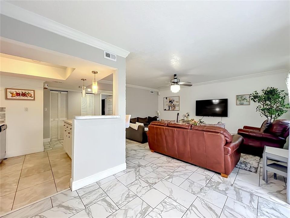Activo con contrato: $145,000 (3 camas, 2 baños, 1270 Pies cuadrados)