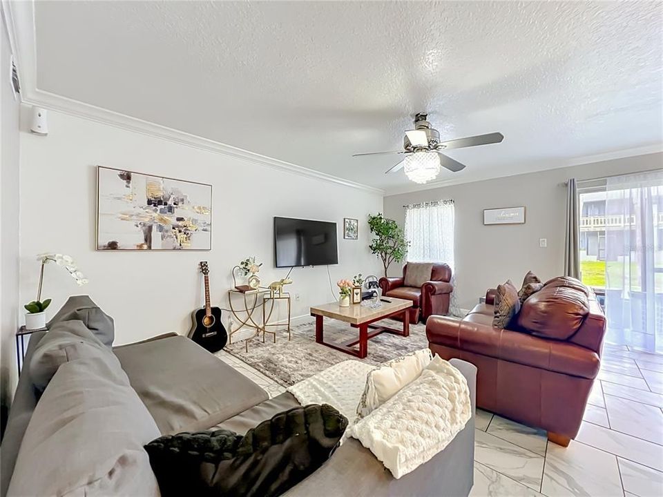 Activo con contrato: $145,000 (3 camas, 2 baños, 1270 Pies cuadrados)