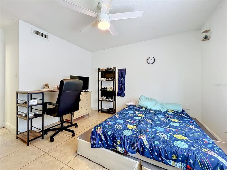 Activo con contrato: $145,000 (3 camas, 2 baños, 1270 Pies cuadrados)