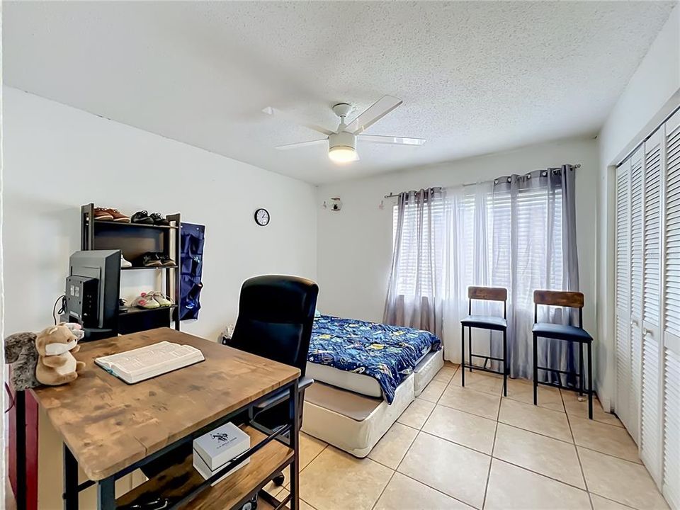 Activo con contrato: $145,000 (3 camas, 2 baños, 1270 Pies cuadrados)